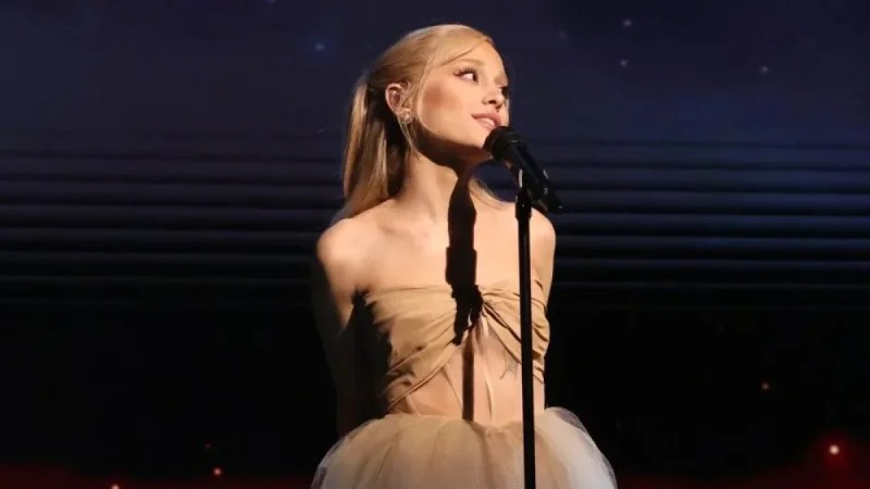 Frankie Grande: Ariana Grande opens Oakland with 23-song set