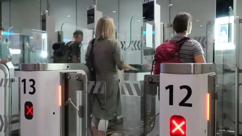 IATA Warns of Six-Hour Eu Airport Border Check Delays