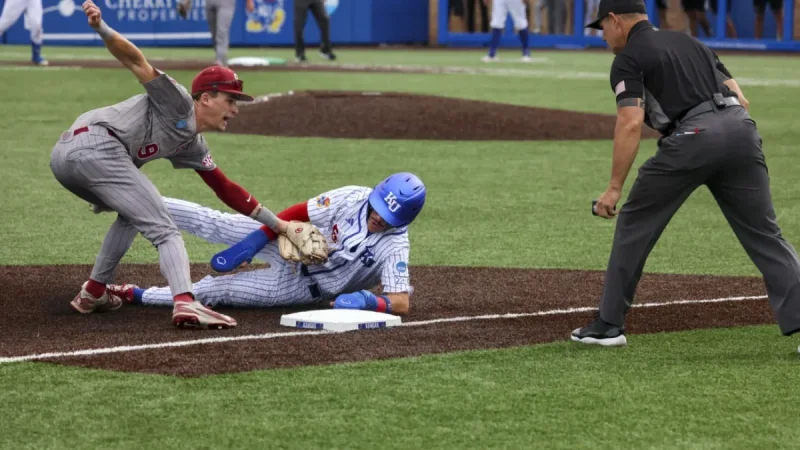 Oklahoma Tops Kansas 8-1 in Kansas Baseball Super Regional Opener