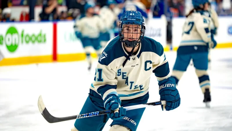 Hilary Knight heads to Detroit in sign-and-trade for first-round pick