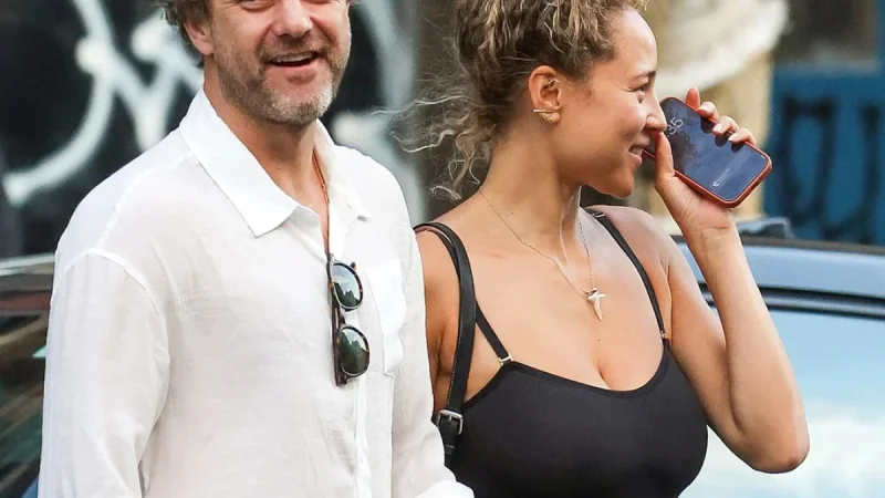 Joshua Jackson Fuels Romance Rumors With Olivia Burgess in NYC