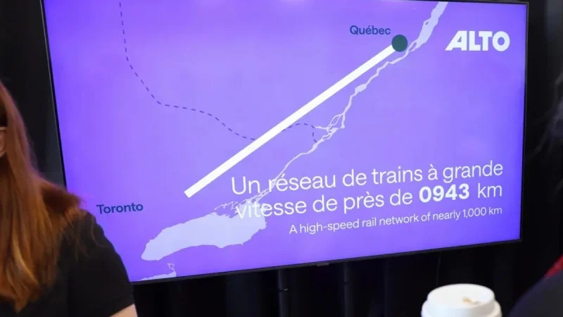 Paul St-Pierre Plamondon retire Québec du TGV — Chef Du Parti