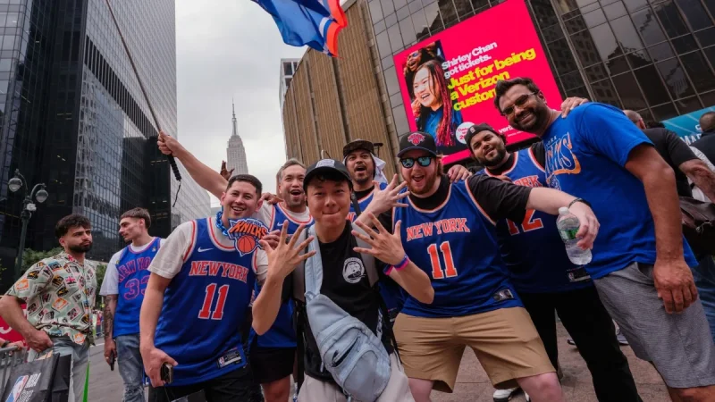 Deisy Leads Knicks Fans in Sage Ritual After Trump Visit
