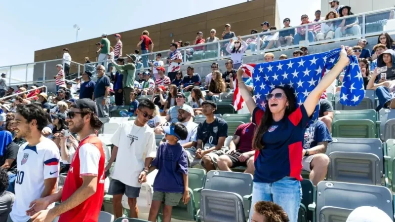 Juan Reyes Watches U.S. Train Before Copa Mundial De Fútbol De 2026