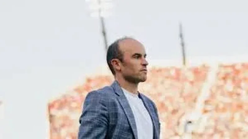 Landon Donovan Hair Update Draws Thousands of Messages