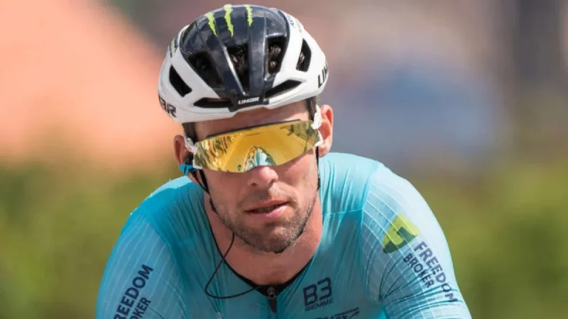 Mark Cavendish Opens Le Mans 24 Hours With Flag Honour