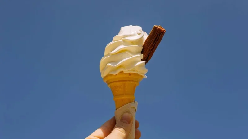 Cadbury reviews 99 Flake complaints over white tinge
