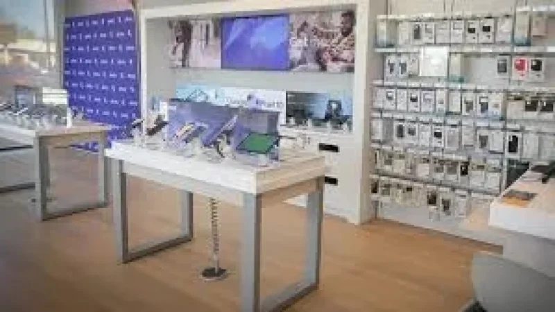 Comcast Opens New Xfinity Store at 1556 W. Lane Road