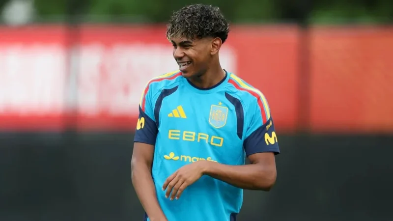 De la Fuente weighs Yamal for Spain's Cape Verde opener