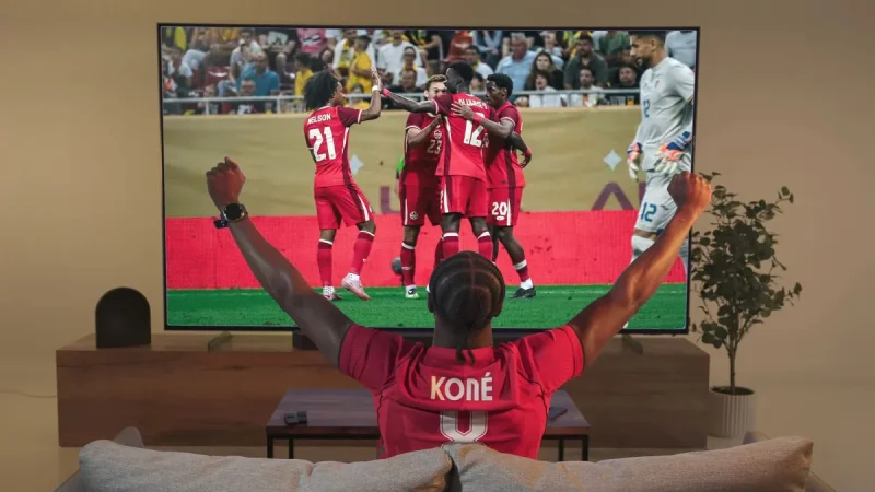 Samsung Uses Galaxy S26 Ultra Demo in Toronto — Offside In Soccer
