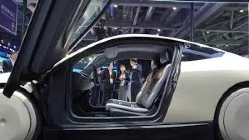 Tesla Share Price Faces $374 Gap as Analysts Call It Overpriced