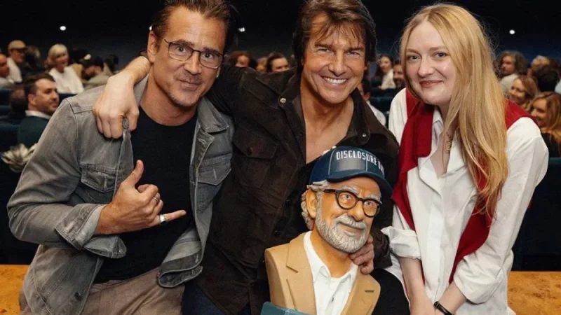 Tom Cruise Reunites With Dakota Fanning at Disclosure Day Screening
