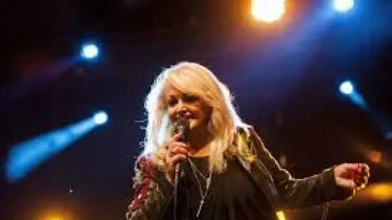 Bonnie Tyler Out of Coma After Portugal Surgery, Total Eclipse Of The Heart