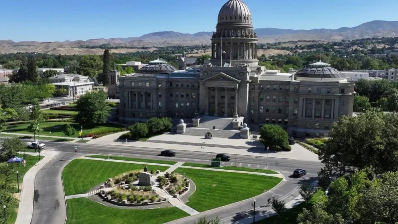 Brailsford blocks Idaho Transgender bathroom law except near single-user restrooms