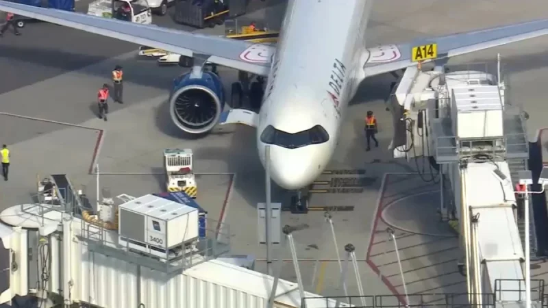 FDNY deploys 141 to Delta Air Lines Flight 1966 at JFK