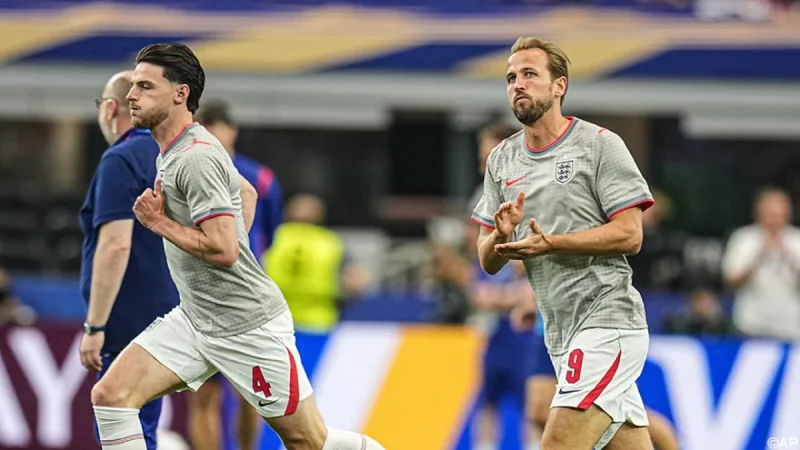 Harry Kane scores twice after VAR as England lead Croatia, Josip šutalo watches