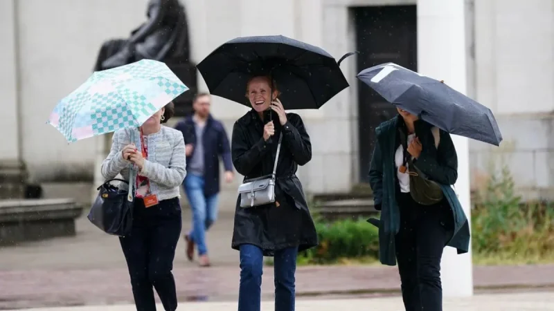 Kathryn Chalk Warns Greater Manchester of 24C Manchester Weather