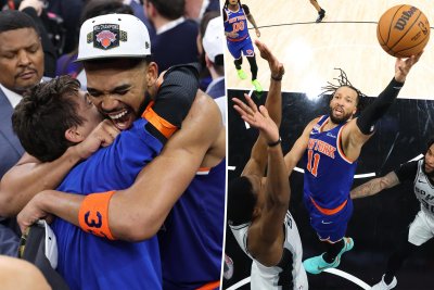Clyde Frazier Welcomes Alicia Keys to Close Knicks Parade Thursday