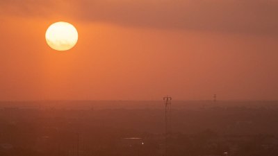 Natassia Paloma reports Extreme Heat Warning for Texas, 125-degree South Texas