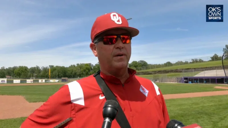 John Mateer attends College World Series semifinals with OU support