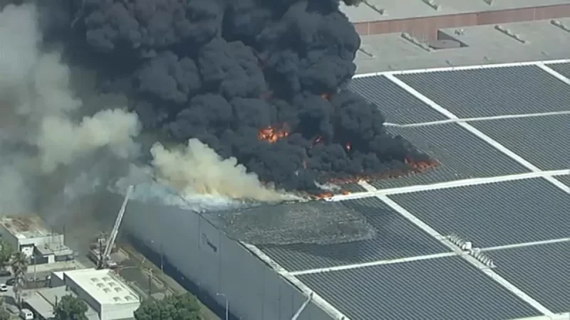LAFD orders shelter-in-place during Boyle Heights fire at Lineage