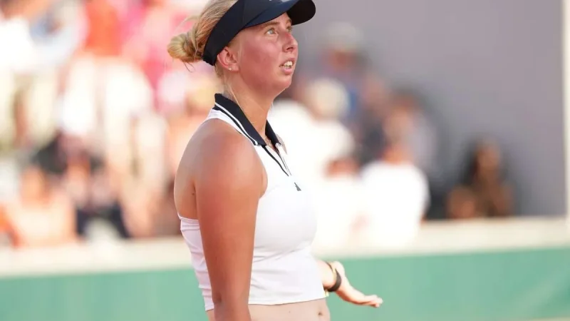Linda Noskova angle, Parry beats Tauson 6-3, 6-4 in Berlin
