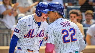 Juan Soto Embraces Mets Rookies, Calls Himself 'One of Them'
