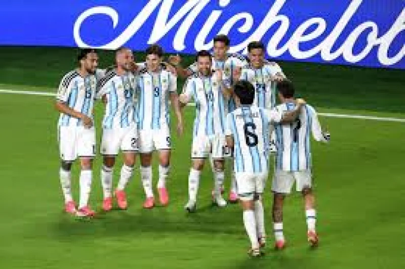 Telemundo Live: Messi ties Klose’s World Cup scoring record at 16