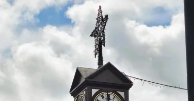 Sheringham Holds Clock at 12 During Repairs — Betmgm