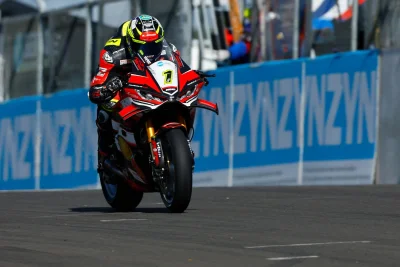 Josh Brookes leads Bsb by 0.188s at Knockhill