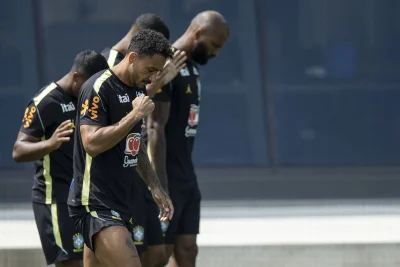 Douglas Santos Starts at Left Back in Brazil's 1-1 Draw