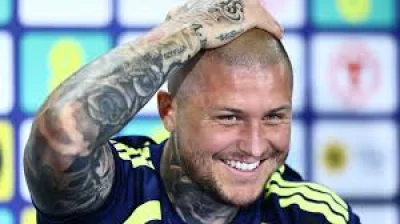 Lyndon Dykes backs bald look before Morocco, says Scotland have gelled