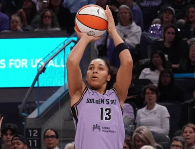 Janelle Salaun backs Minnesota Lynx matchup with 40% three-point form