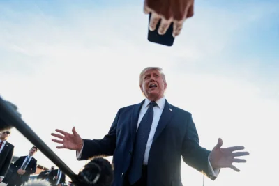 Donald Trump Falls to 33% on Trump Approval Economy Rating
