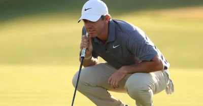 Michael Kim: Wyndham Clark leads by four at Shinnecock Hills