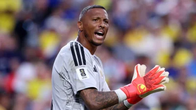 Eloy Room Sets 15-Save Mark In World Cup Draw — Most Saves In A World Cup Match