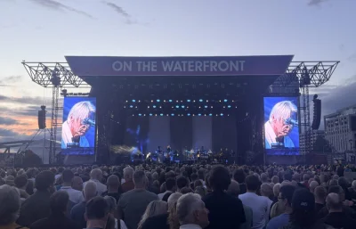 Paul Weller drives On the Waterfront to two and a half hours