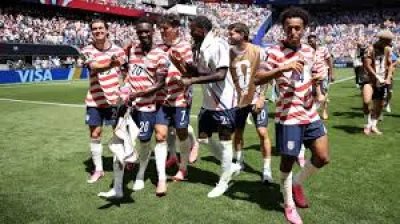 Tim Howard backs United States after 2-0 win over Australia