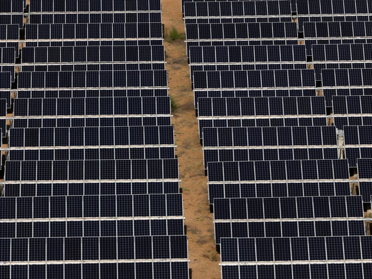 Tunisia parliament receives five solar concessions amid union criticism - El-Balad
