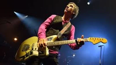 Johnny Marr sells 80 guitars in Bbc Live News auction