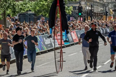 Neil Laughton invents penny farthing polo for Bbc Newsround