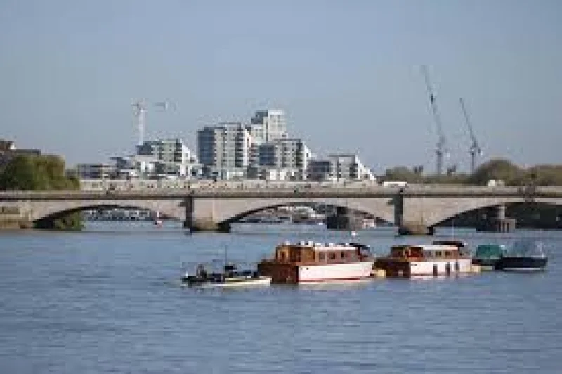 Lbc Radio: 44-year-old arrested over 2017 Putney Bridge push
