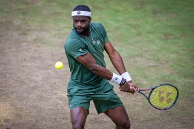Frances Tiafoe Beats Taylor Fritz 6-4, 6-4 — Tennis Scores Today