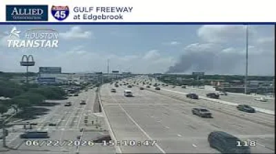 Houston Fire Department deploys six engines to East End warehouse fire