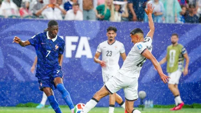 Maghnes Akliouche enters in the 83e minute as France beats Irak 3-0