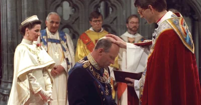 King Harald V Leads 1991 Norway Royal Family Rite at Nidaros Cathedral
