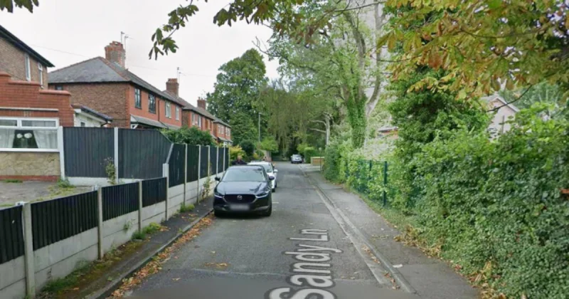 Cheshire Fire and Rescue Service assesses two casualties in Widnes Fire Today