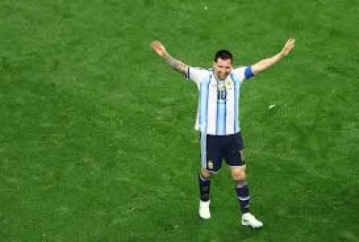 Lionel Messi Draws Baby, 100 Year Old Fan at World Cup 2026 — Messi Birthday