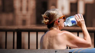 Met Office eases Uk Red Heat Warning as 15C drop nears