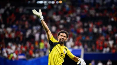 Vozinha, Brazil Goalkeeper, Makes 7 Saves in Spain Draw